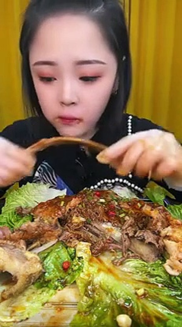 ASMR & MUKBANG