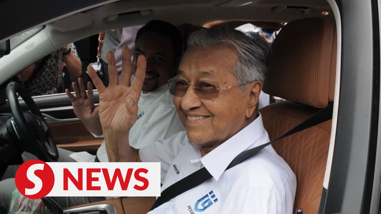 Dr M among those under MACC probe for asset declaration, says Azam Baki