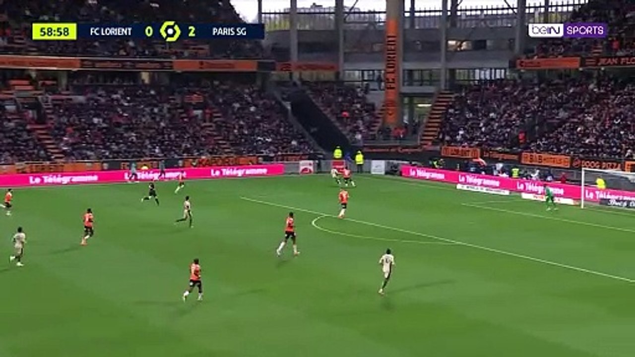 Mbappe bamboozles defender to set up Dembele