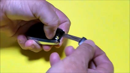 How to Replace the Battery in a Subaru Forester Key Fob