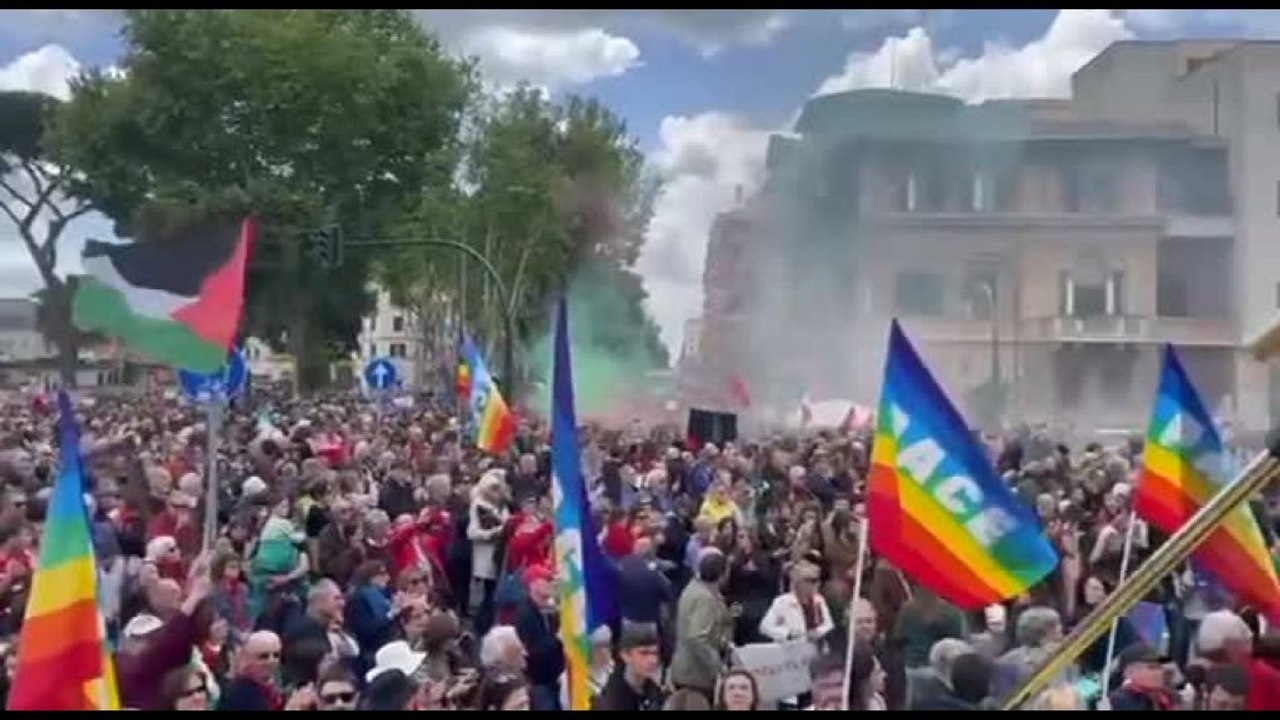 25 Aprile, corteo Anpi a Roma: "ora e sempre Resistenza"