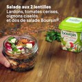 Salade aux 2 lentilles, lardons fumés, tomates cerises, oignons ciselés et dés de salade Ail & Fines Herbes Boursin