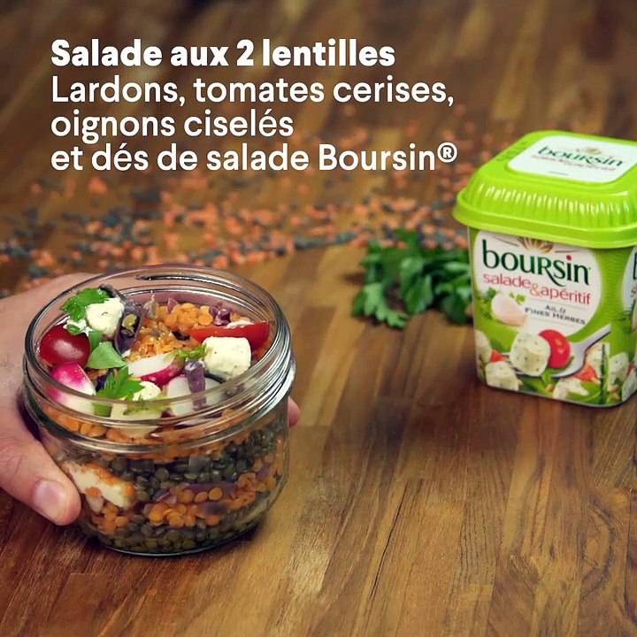 Salade aux 2 lentilles, lardons fumés, tomates cerises, oignons ciselés et dés de salade Ail & Fines Herbes Boursin