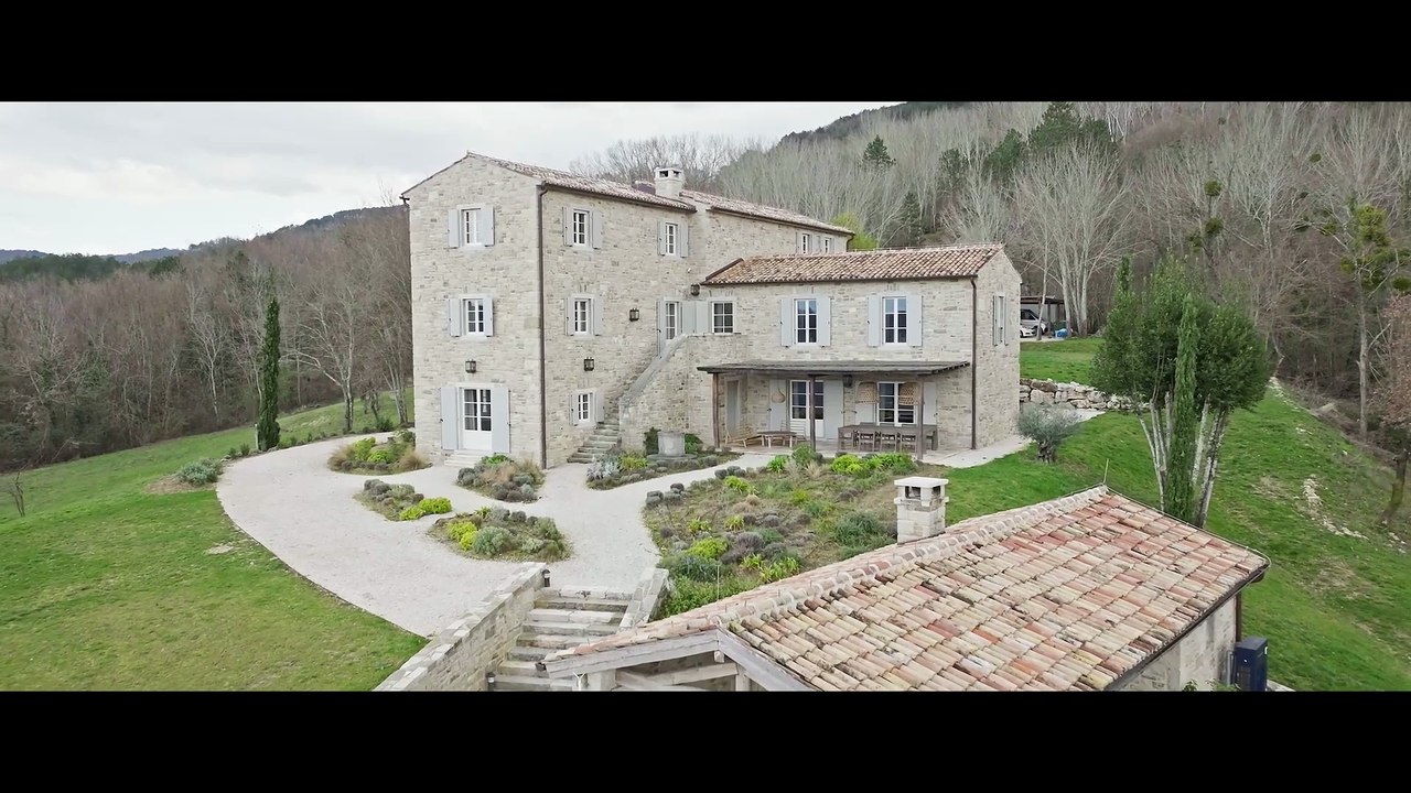 400 years old house i 6 hectares of land i stanzia vinella