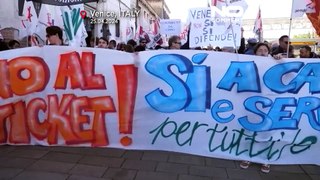 Venedik'te halk kente 'giriş ücreti' uygulamasını protesto etti