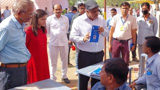 मुख्य निर्वाचन अधिकारी प्रवीण गुप्ता ने टोंक में देखी व्यवस्था, मतदान कर्मियों से संवाद कर जानी मतदान करवाने की प्रक्रिया