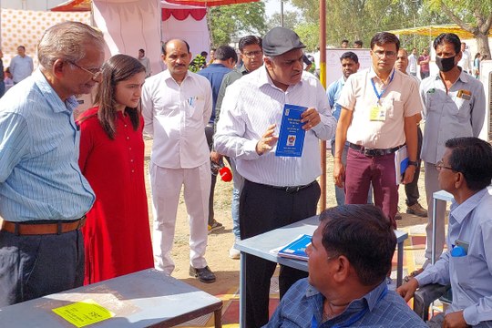 मुख्य निर्वाचन अधिकारी प्रवीण गुप्ता ने टोंक में देखी व्यवस्था, मतदान कर्मियों से संवाद कर जानी मतदान करवाने की प्रक्रिया