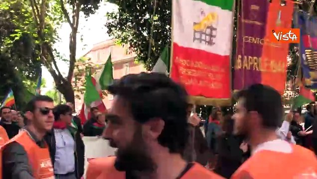 Festa della Liberazione, il corteo dell'Anpi canta Bella Ciao