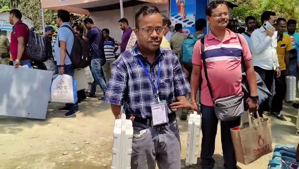 ভোটের ডিউটি থেকে নাম কাটানো নয়, গণতন্ত্রের উৎসবে দিশা দেখাচ্ছেন 'প্রতিবন্ধী' শামীম