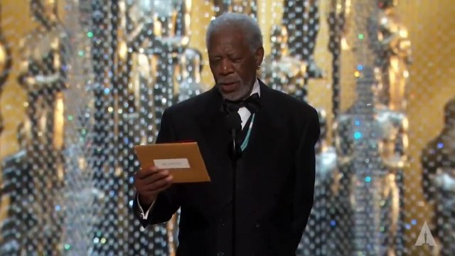 Meclis üyesi, CHP'li başkanın önünde kendini yerden yere attı