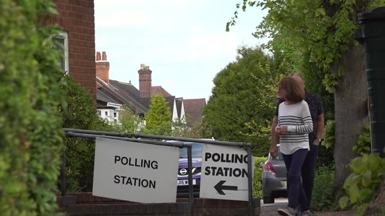 New poll gives Sadiq Khan smallest lead over Susan Hall in mayor race