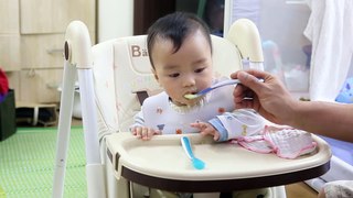 30 minutes of weaning with your child every day | Baby led weaning | It's okay to eat clean