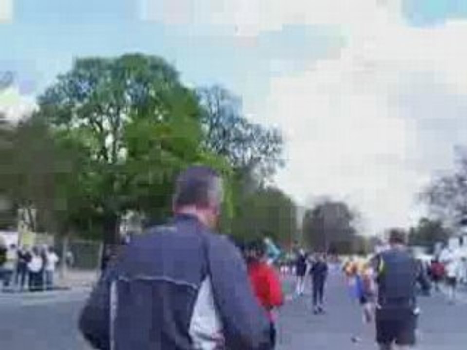 MARATHON DE PARIS 2008 - ARRIVEE