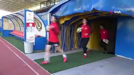 Önyargılara meydan okuyan Ağrının tek kadın futbol takımı zirveye yükseliyor