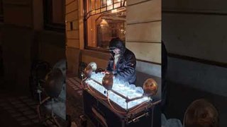 Street Artist Plays Music on Crystal Glass