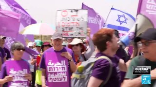 Decenas de israelíes marchan en la frontera con Gaza contra la guerra y la reocupación de la franja
