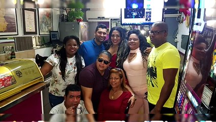 MARCEL PIEL MORENA CON LAS FANS DE  ESPAÑA