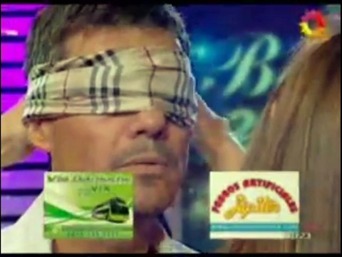 Showmatch 2010 - Coki Ramírez y Valeria Lynch sorprenden a Marcelo Tinelli - 24/09/2010