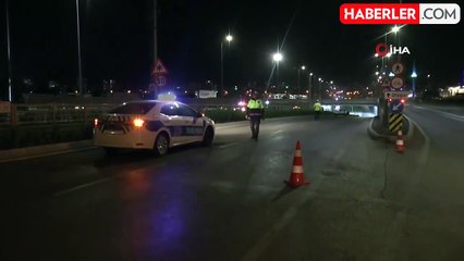 Kayseri'de otomobil tramvay yoluna girdi: 2 yaralı