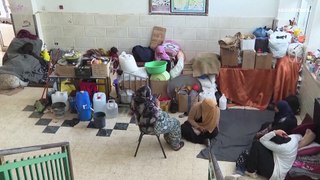 شاهد: نازحون يعيشون في أروقة المستشفيات في خان يونس