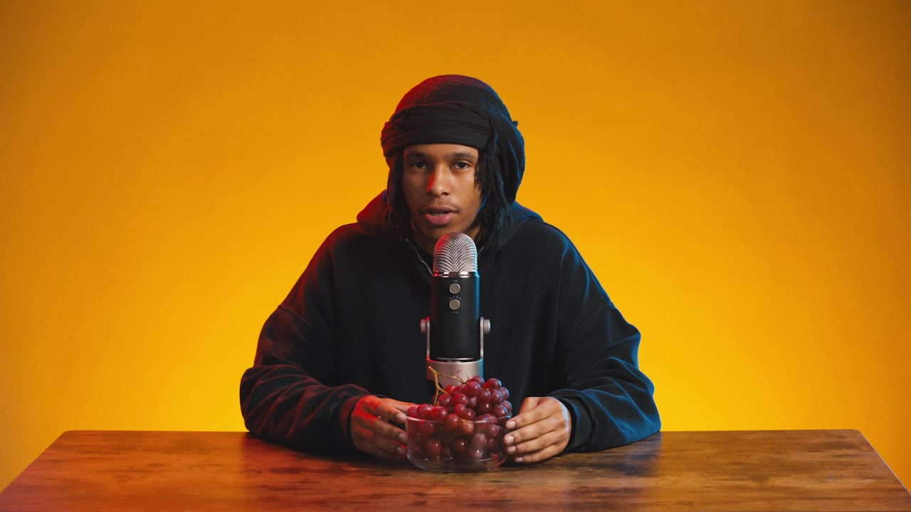 Kanii Does ASMR with Fruit, Talks "hate me" & Gives Advice for Upcoming Artists