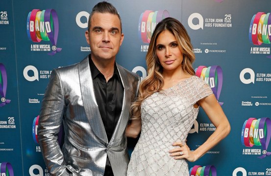 Ayda Field sigue teniendo relaciones íntimas con Robbie Williams