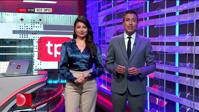 ”Ellas son mi pasión”: Luis Flores, es el joven paceño que se convirtió en el protector de las abejas