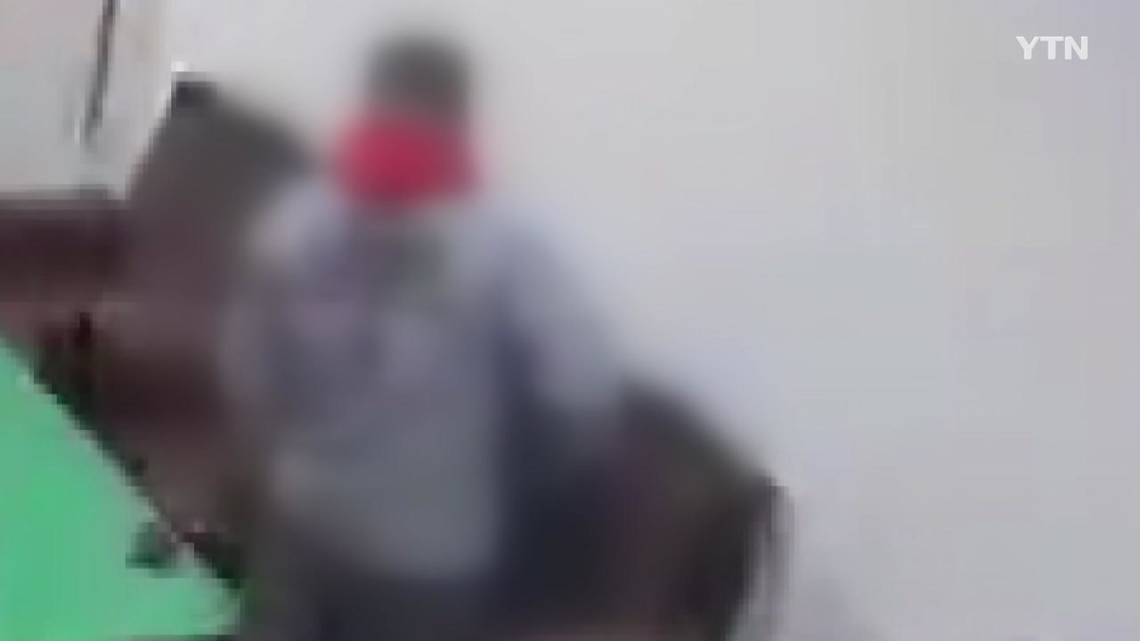 둔기로 직원 집단 폭행한 배달대행 업체 점주 등 2명 입건 / YTN