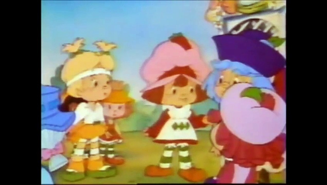 STRAWBERRY SHORTCAKE PEACH Blush Charlotte aux fraises robe Peau de