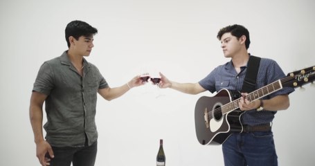 3 Caleb - Vino Tinto