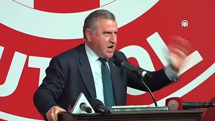 Gençlik ve Spor Bakanı Osman Aşkın Bak: "Futbol Gelişim Projesi kapsamında konulan hedeflere adım adım ilerliyoruz"