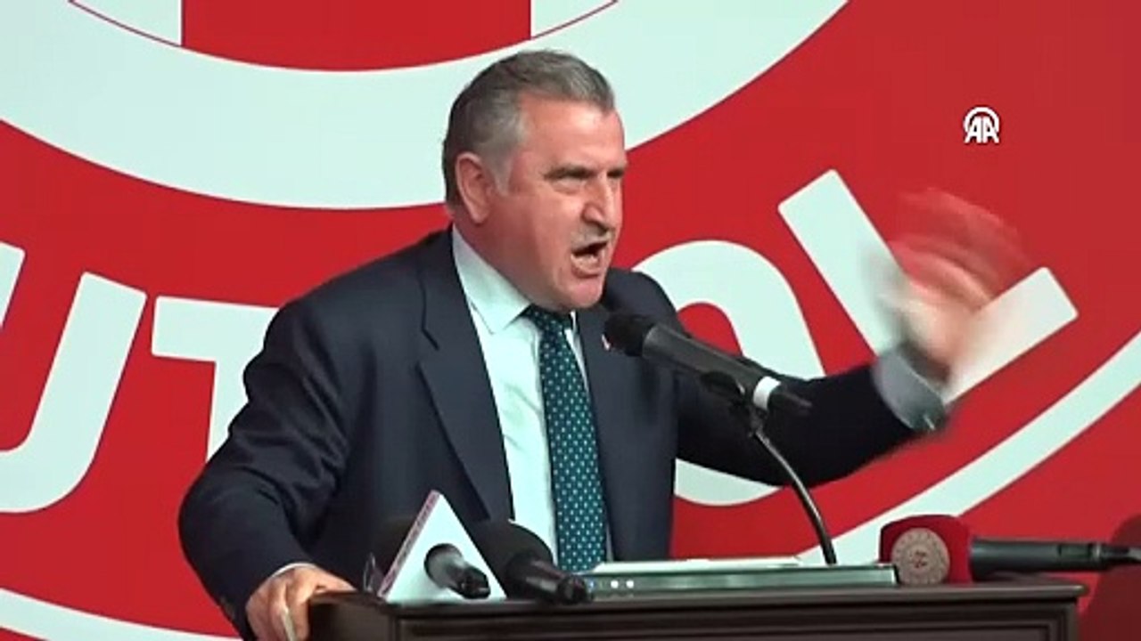 Gençlik ve Spor Bakanı Osman Aşkın Bak: "Futbol Gelişim Projesi kapsamında konulan hedeflere adım adım ilerliyoruz"