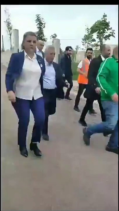 AK Parti'den kendini yerden yere atan meclis üyesine soruşturma