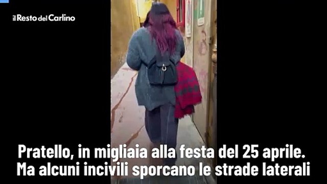 Pratello, in migliaia alla festa del 25 aprile. Ma alcuni incivili sporcano le strade laterali. Il video