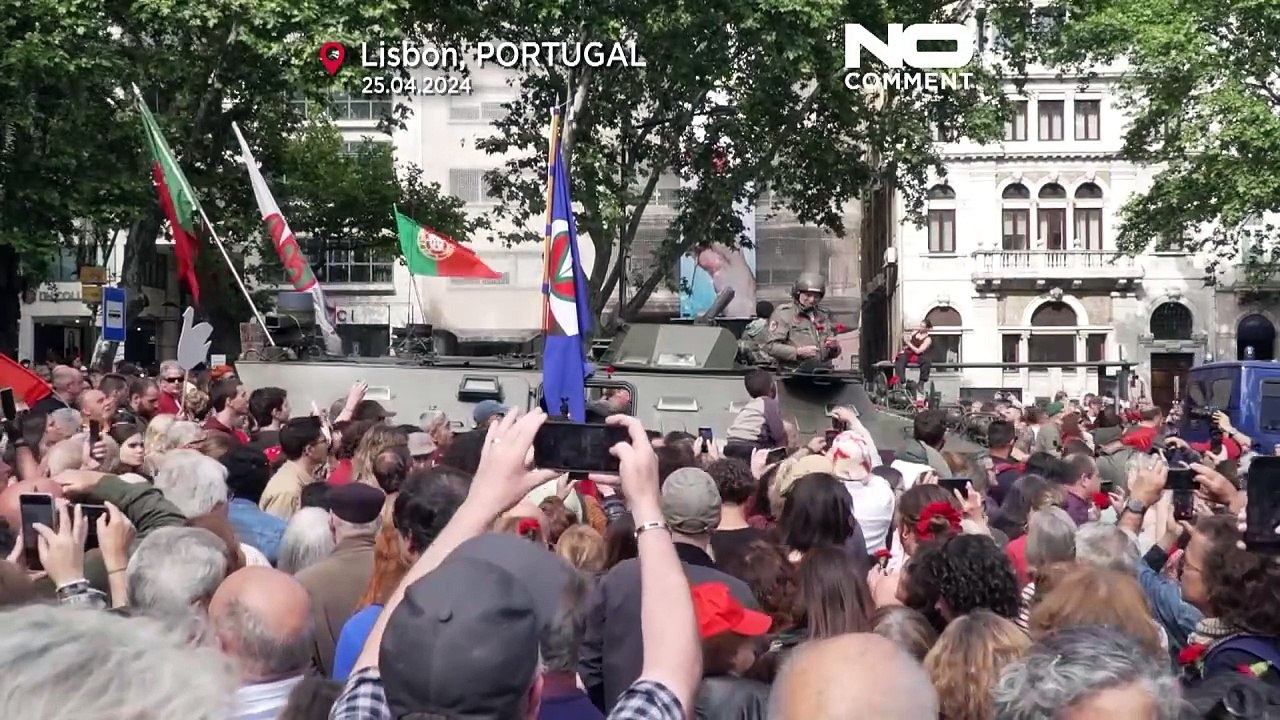 البرتغاليون يحتفلون بالذكرى الـ50 لثورة القرنفل