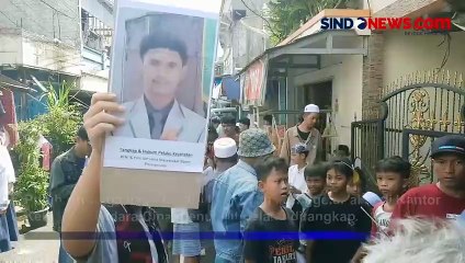 Preman Ngamuk Rusak Gerobak Pedagang Bubur dengan Sajam di Jatinegara