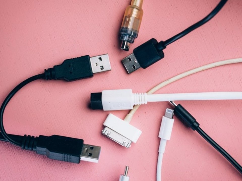 Kabelsalat ade: Warum einheitliche Ladekabel jetzt zur Pflicht werden