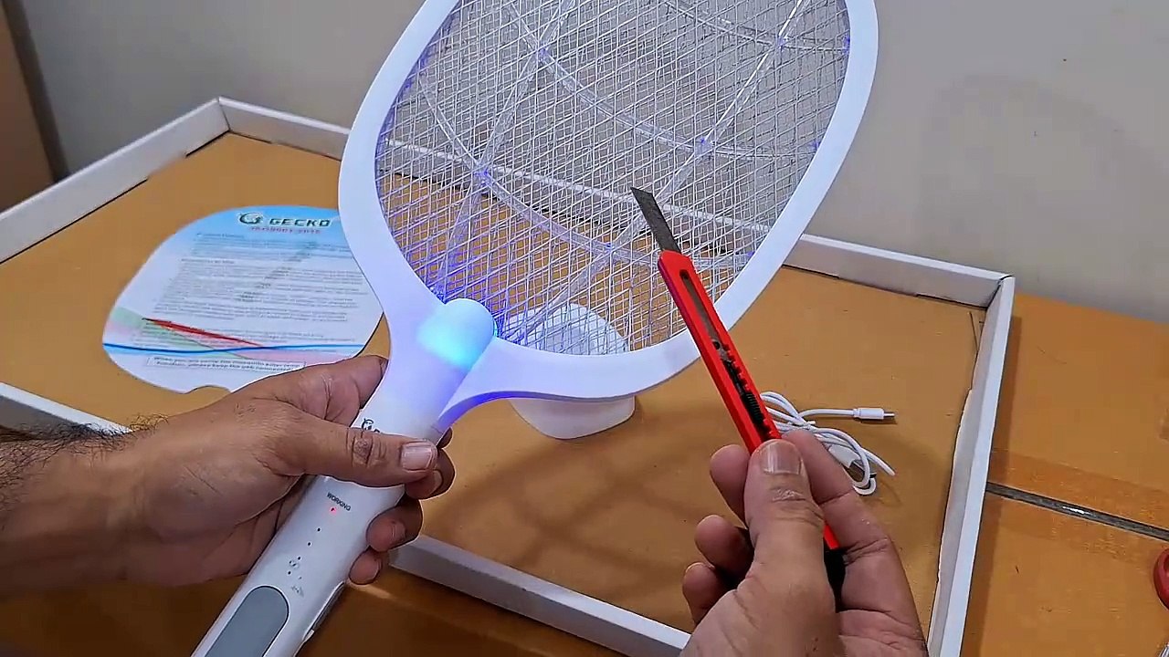 Unboxing and Review of Mosquito Bats Racket Killer Five Nights Mosquito Killer Racket Rechargeable Handheld Electric Fly Swatter Mosquito Killer