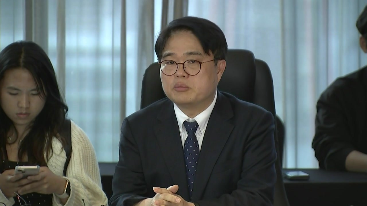 "임현택 의협회장 당선인 압수수색...명백한 보복행위" / YTN