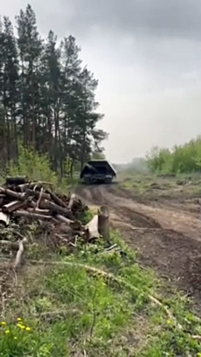 Un tank très bien protégé contre les attaques de drone