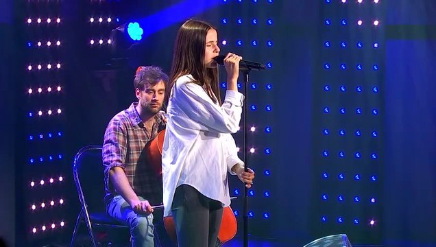 Marina Kaye - Why do the bad things feel good (Live) - Le Grand Studio RTL