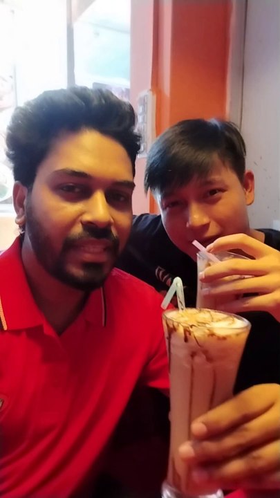 চীনের বন্ধুর সাথে রেস্টুরেন্টে বসে আড্ডা | Me with my china Friend