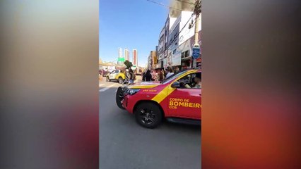 Incêndio destrói hotel no Centro de Curitiba