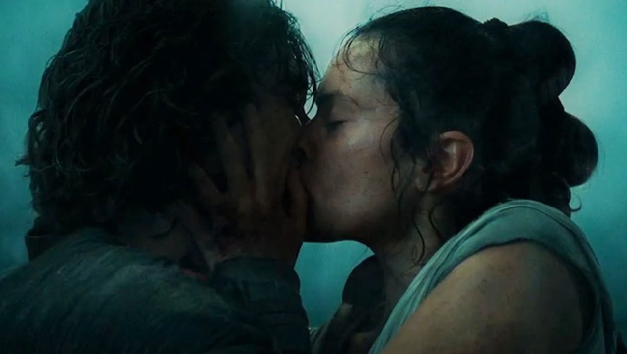 10 Star Wars Scenes Everyone Wishes They Could Unsee