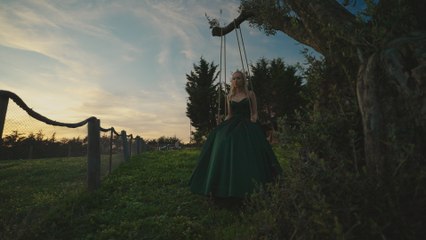 Cansu Esin - Yalan (Lyric Video)