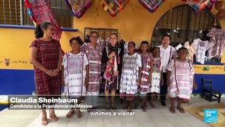 México: Gálvez y Sheinbaum reciben críticas por usar prendas tradicionales indígenas