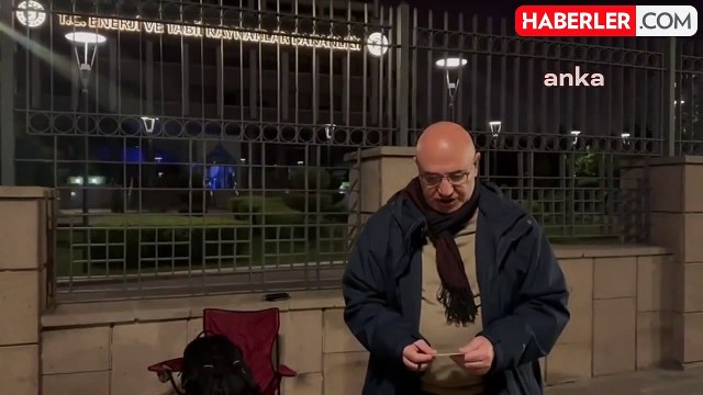 Şanlıurfa Milletvekili Mahmut Tanal, elektrik kesintilerine karşı oturma eylemi başlattı