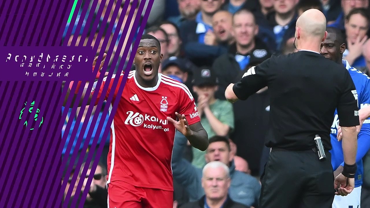 Premier League chief backs under fire referees