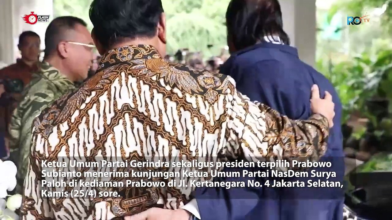 Momen Prabowo Sambut Kedatangan Surya Paloh