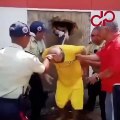 Venezuela’da fıkra gibi olay! Hapisten kaçmak isteyen mahkumların kazdığı tünel polis merkezine çıktı